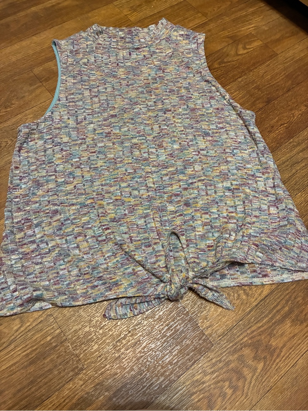 Sleeveless Tie-Front Knit Top in Multi-Color Size Large